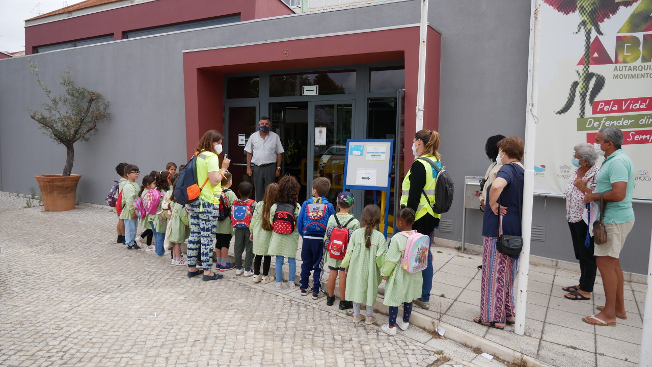 Crianças do JI São Nicolau visitaram a Junta de Freguesia