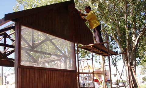 Reparação do abrigo no jardim da Fábrica da Pólvora