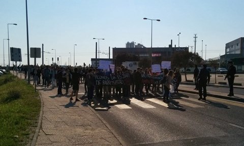 Alunos da João de Barros saem à rua