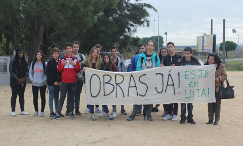 Alunos da João de Barros saíram à rua