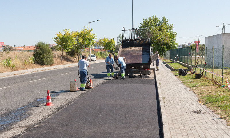 Mais lugares de estacionamento na Freguesia