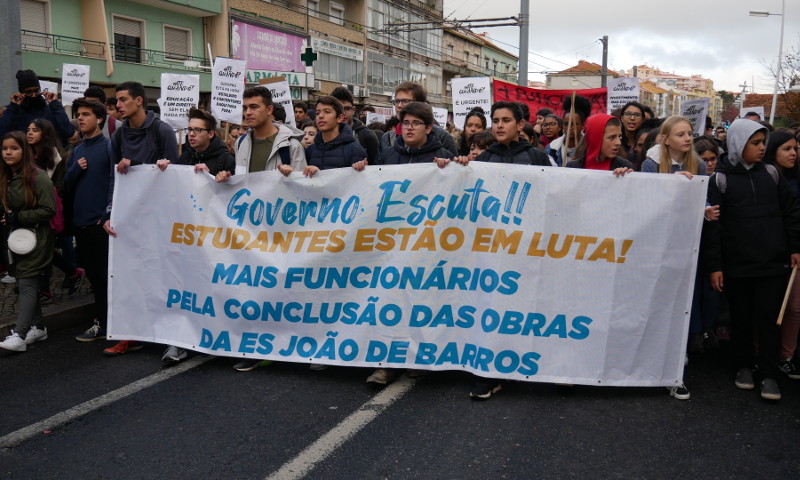 ES João de Barros na rua contra o desrespeito do Governo