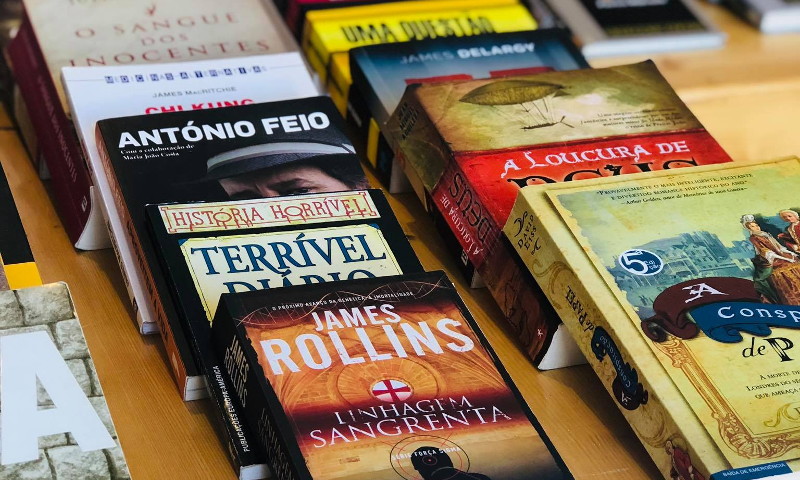 Doe um alimento e ganhe um livro!