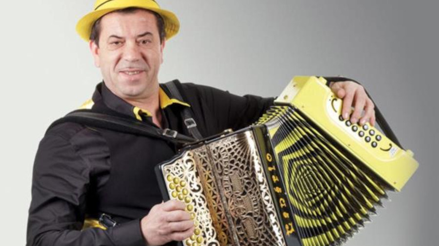 Concertina e cantares ao desafio de Augusto Canário 