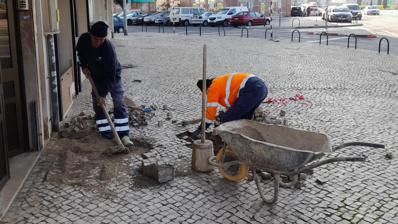 Reparações de calçada em Vale de Milhaços e Corroios