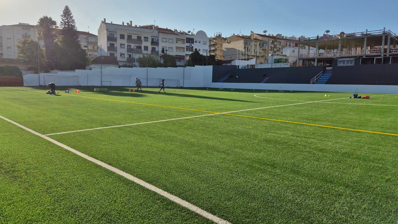 Obras no Ginásio Clube de Corroios em fase avançada