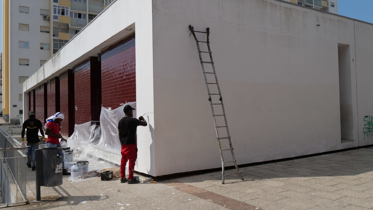 Reparação e pintura do espaço onde funciona a Loja Comunitária