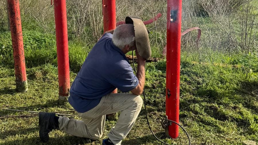 Instalação de quatro mastros na APM da Quinta da Aniza