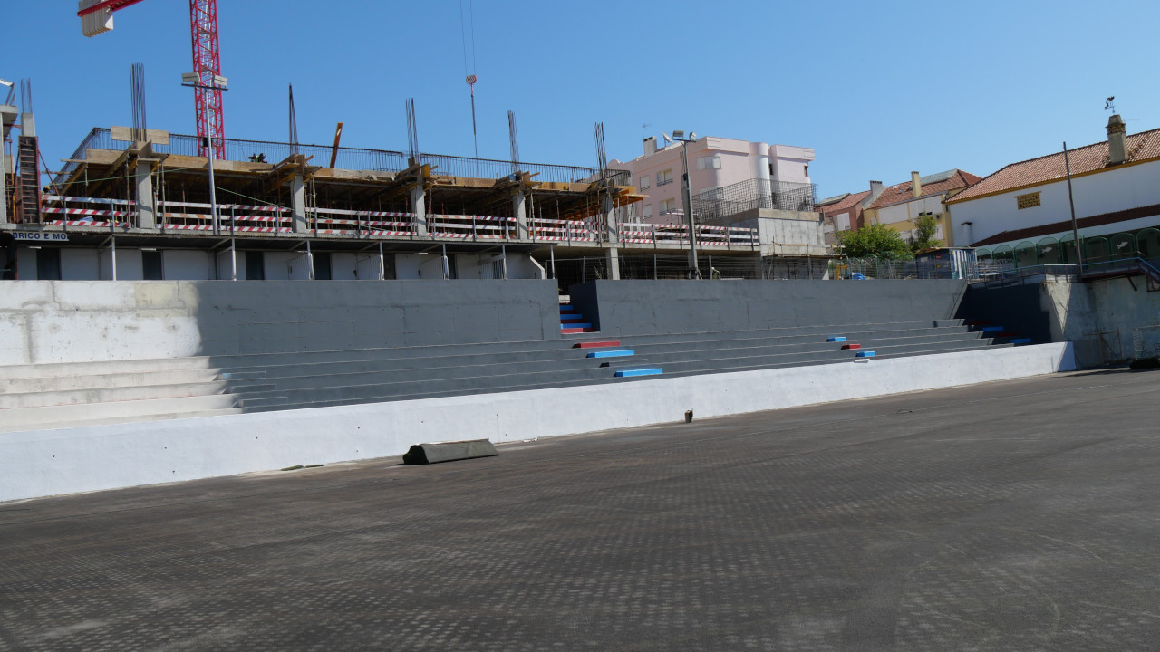 Obras no GCC prosseguem nas bancadas e para os balneários