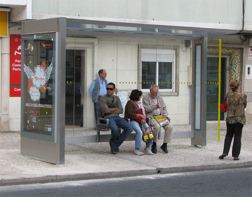 Novos abrigos para passageiros